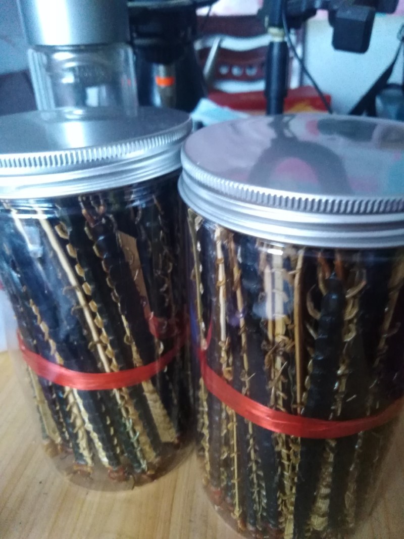 药用蜈蚣皮。产地直销。没有中间商，。干蜈蚣皮。活蜈蚣有货