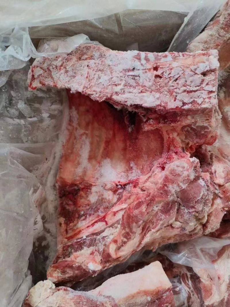 去颈去翅前排一件20斤，肉质新鲜度高，色泽新鲜，价格便宜