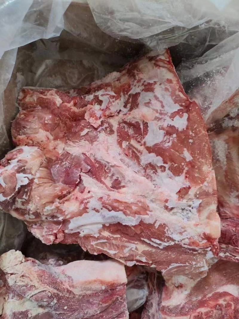 去颈去翅前排一件20斤，肉质新鲜度高，色泽新鲜，价格便宜