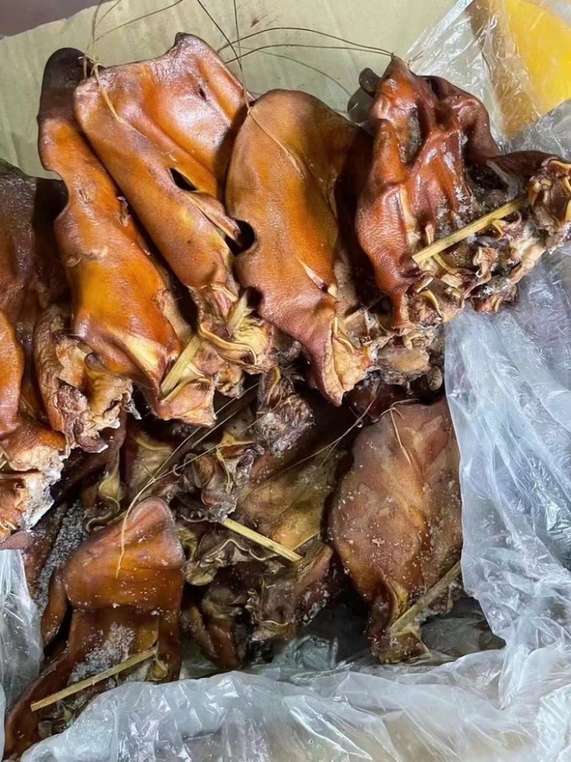 烟熏全干腊猪耳一手工厂餐饮净菜食品供应地摊新模式