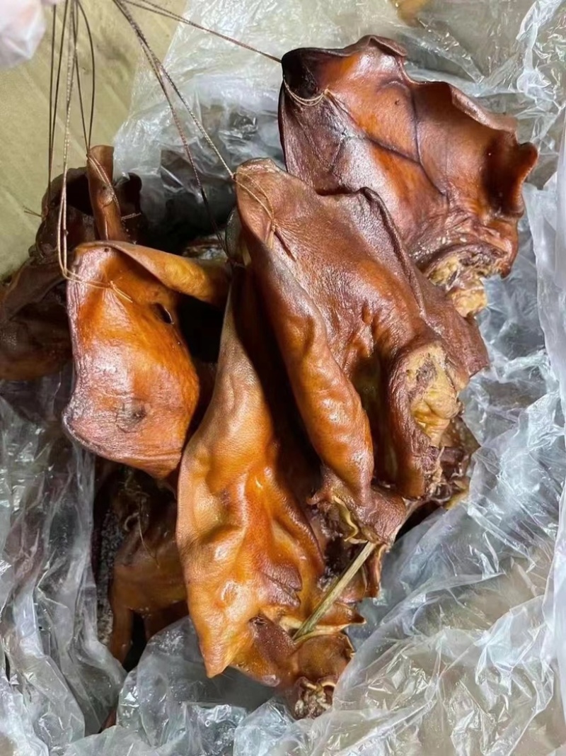 烟熏全干腊猪耳一手工厂餐饮净菜食品供应地摊新模式