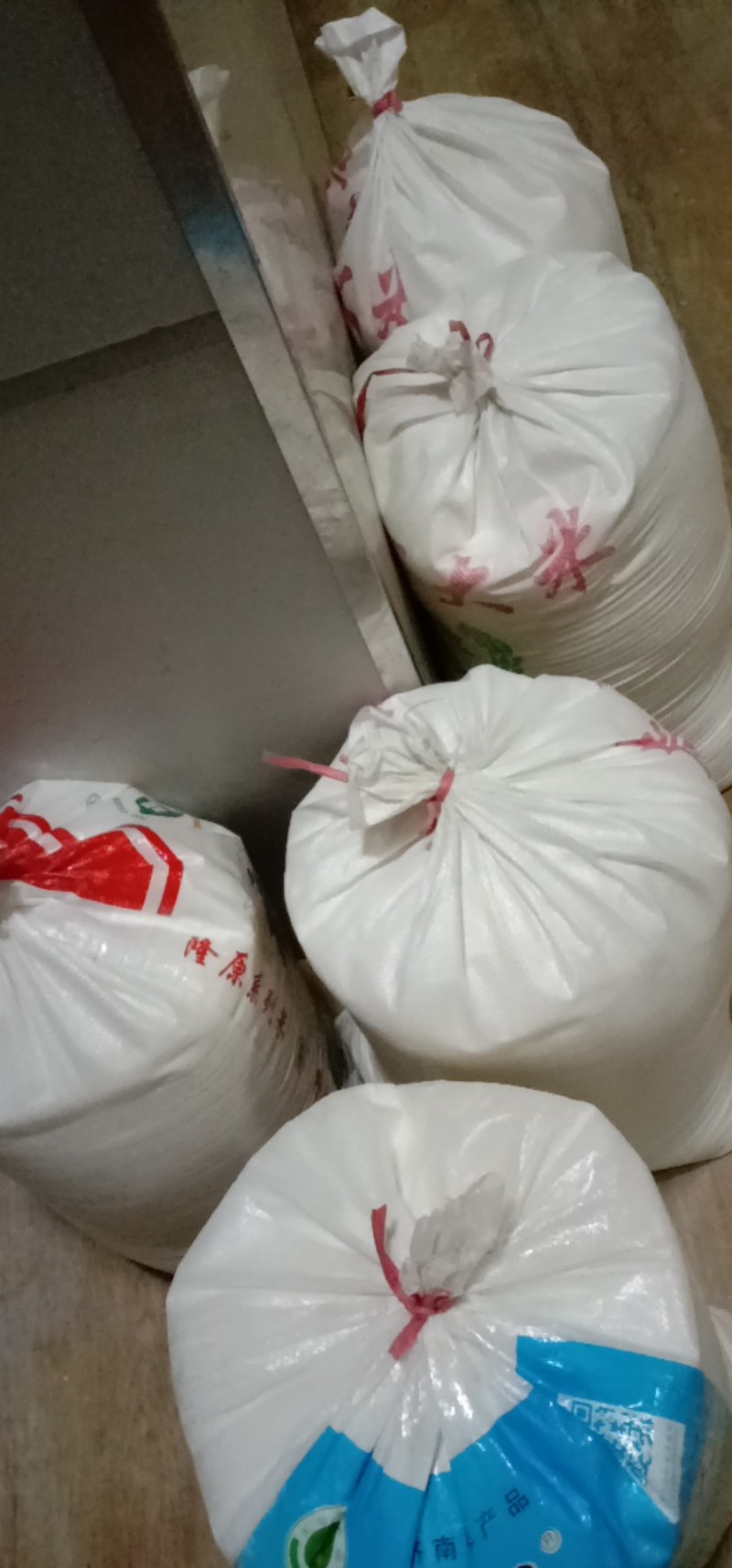 手工米豆腐价格不贵又实惠摆摊超市适合，欢迎品尝