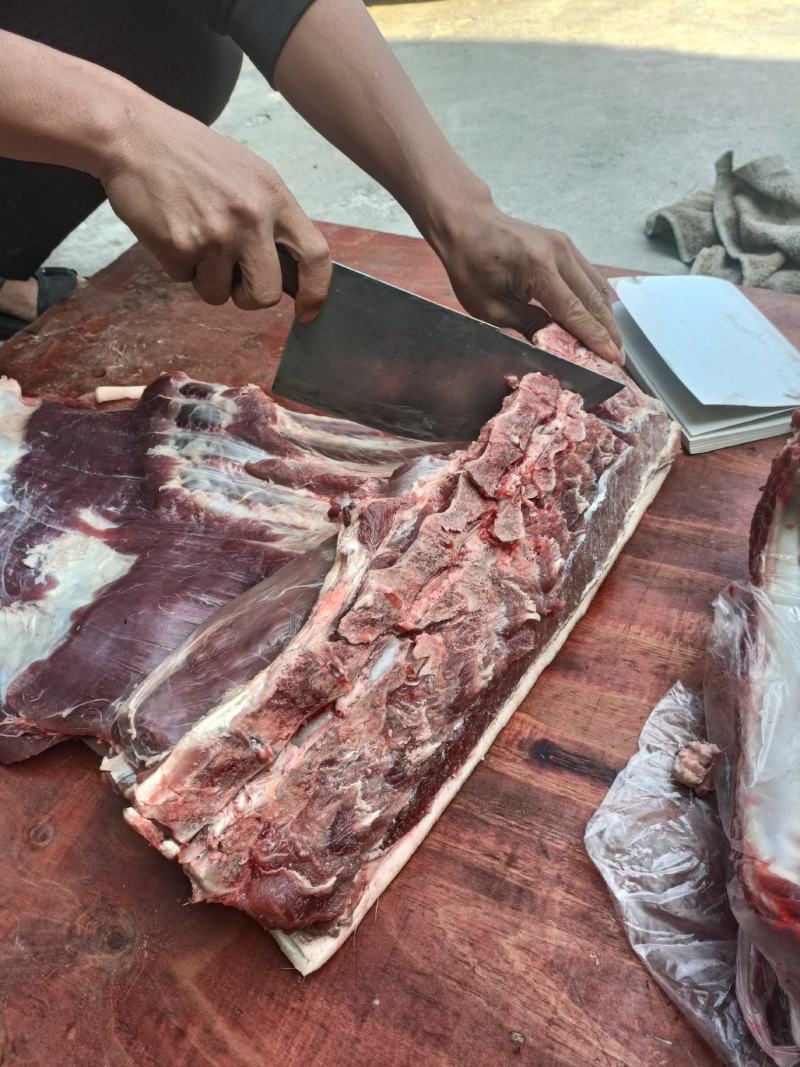 精选土猪肉黑山猪，一手货源全国货好吃又不贵，可以吵可以炖