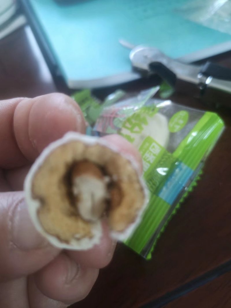 网红奶枣巴旦木枣夹心手工零食休闲坚果微甜不腻