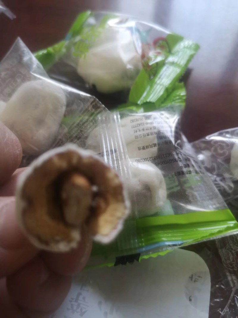 网红奶枣巴旦木枣夹心手工零食休闲坚果微甜不腻