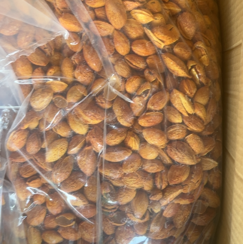 2022巴旦木薄皮np整件批发整箱批发