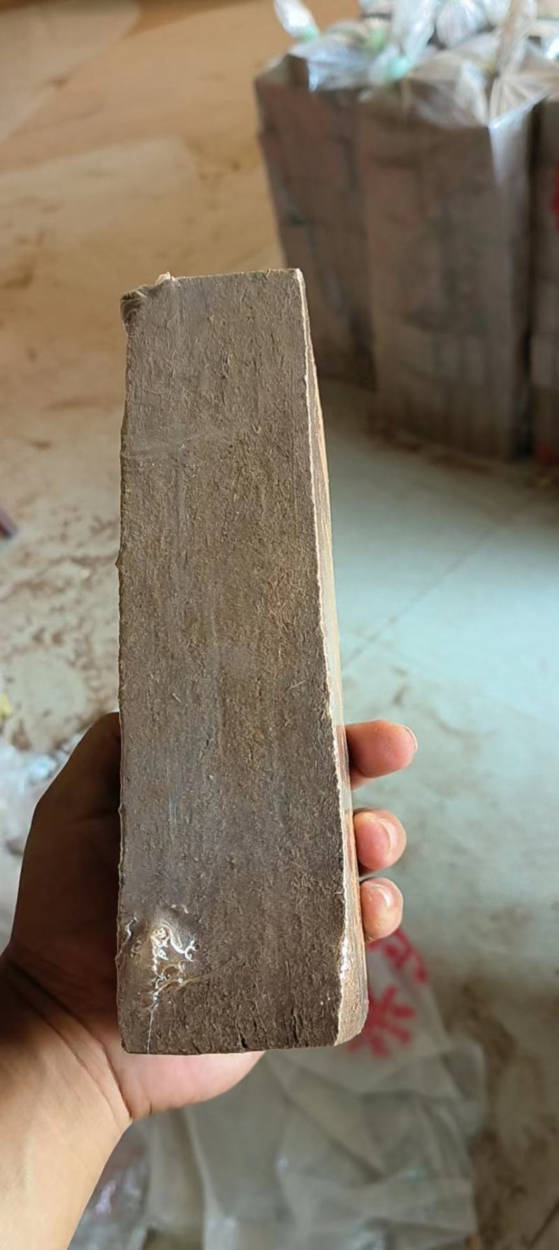 新鲜椰壳进口原料当天发货椰砖椰糠厂家发货欢迎联系