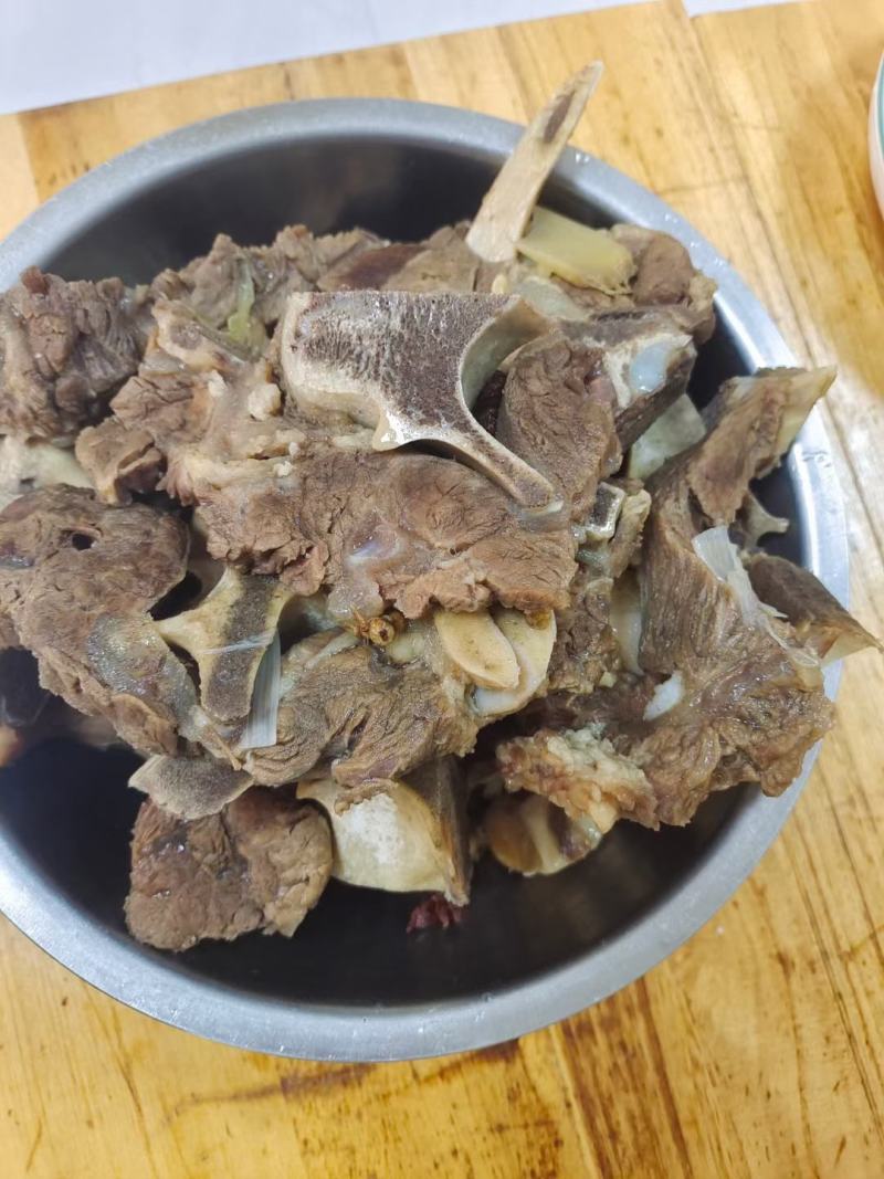 优质清真牛脖骨，一手货源，肉量足肉质鲜嫩，支持全国发货。