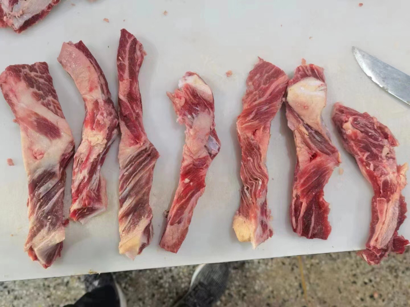 牛肋条肉，精修去油牛肋条。不注水，独立包装。不包邮