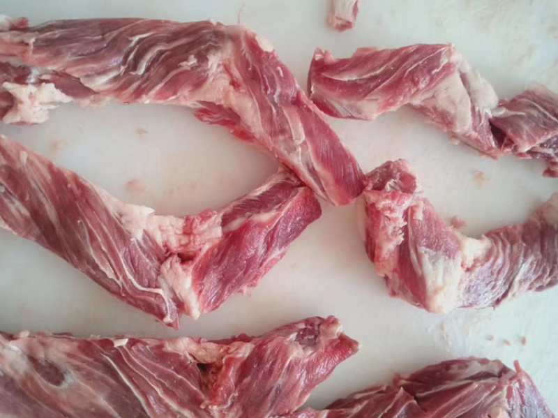 牛肋条肉，精修去油牛肋条。不注水，独立包装。不包邮