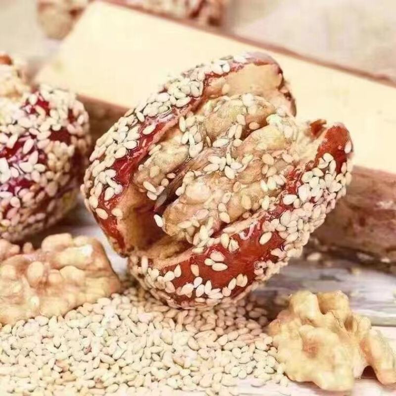 红枣夹核桃奶枣黑芝麻丸网红产品一手货源
