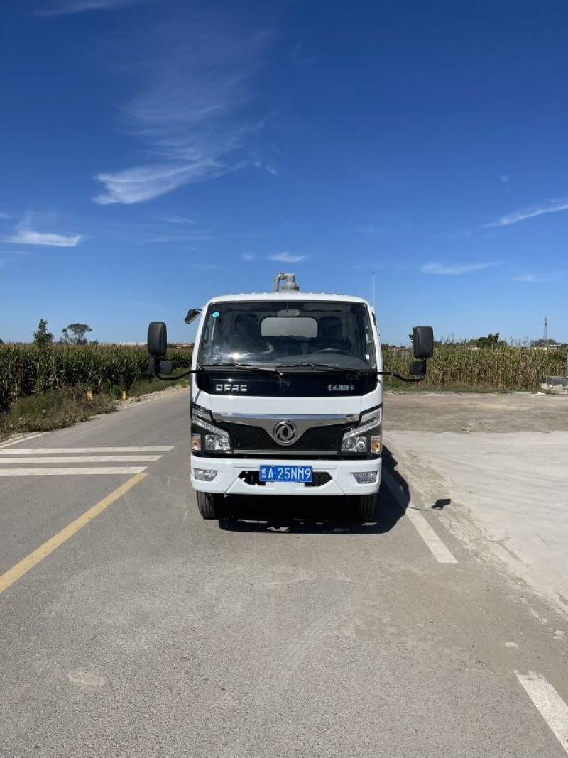 蓝牌清洗吸污车，国六排放标准，二手车的价格，新车的状态