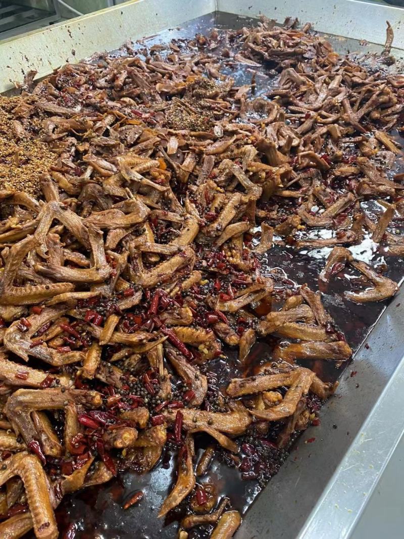 商用周黑鸭口味麻辣鸡翅尖摆摊开店必选美食美味鸡翅尖