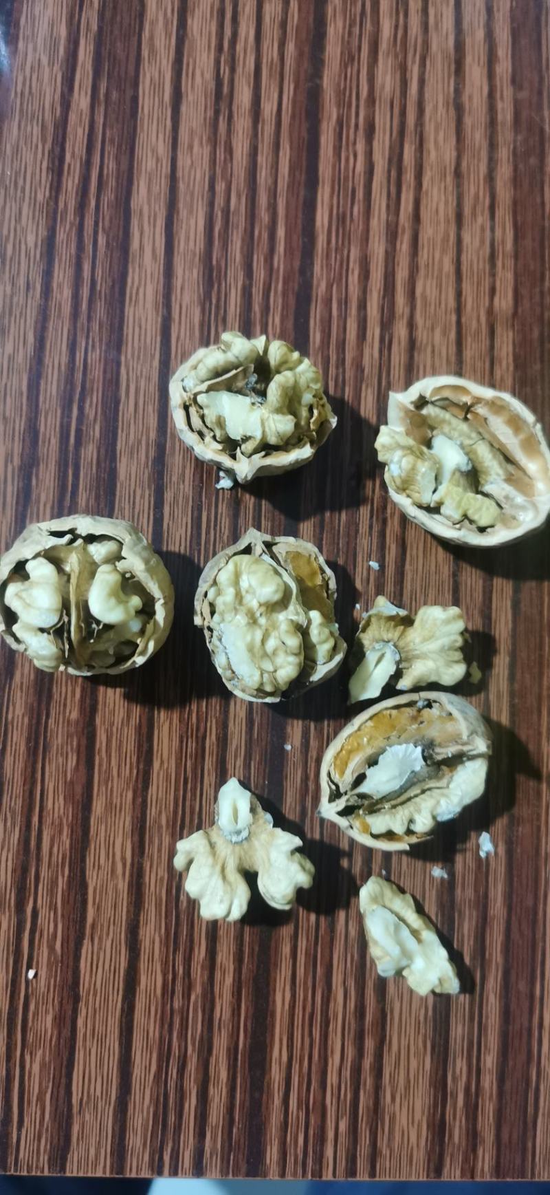 千亩纯清香基地直供全国各地，口感十足，仁白仁饱。