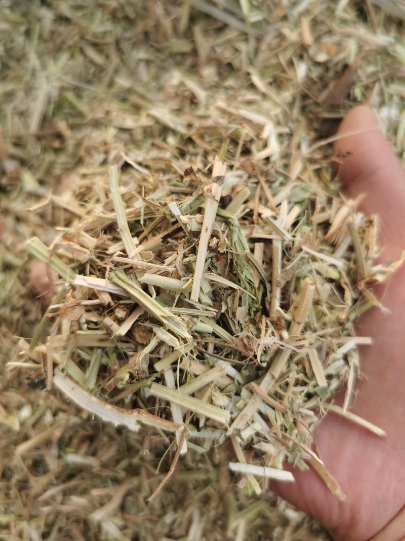 花生秧草料，牛羊草饲料，无土无杂质深加工，花生秸秆草段