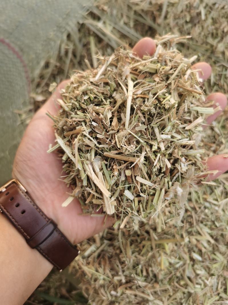 花生秧草料，牛羊草饲料，无土无杂质深加工，花生秸秆草段