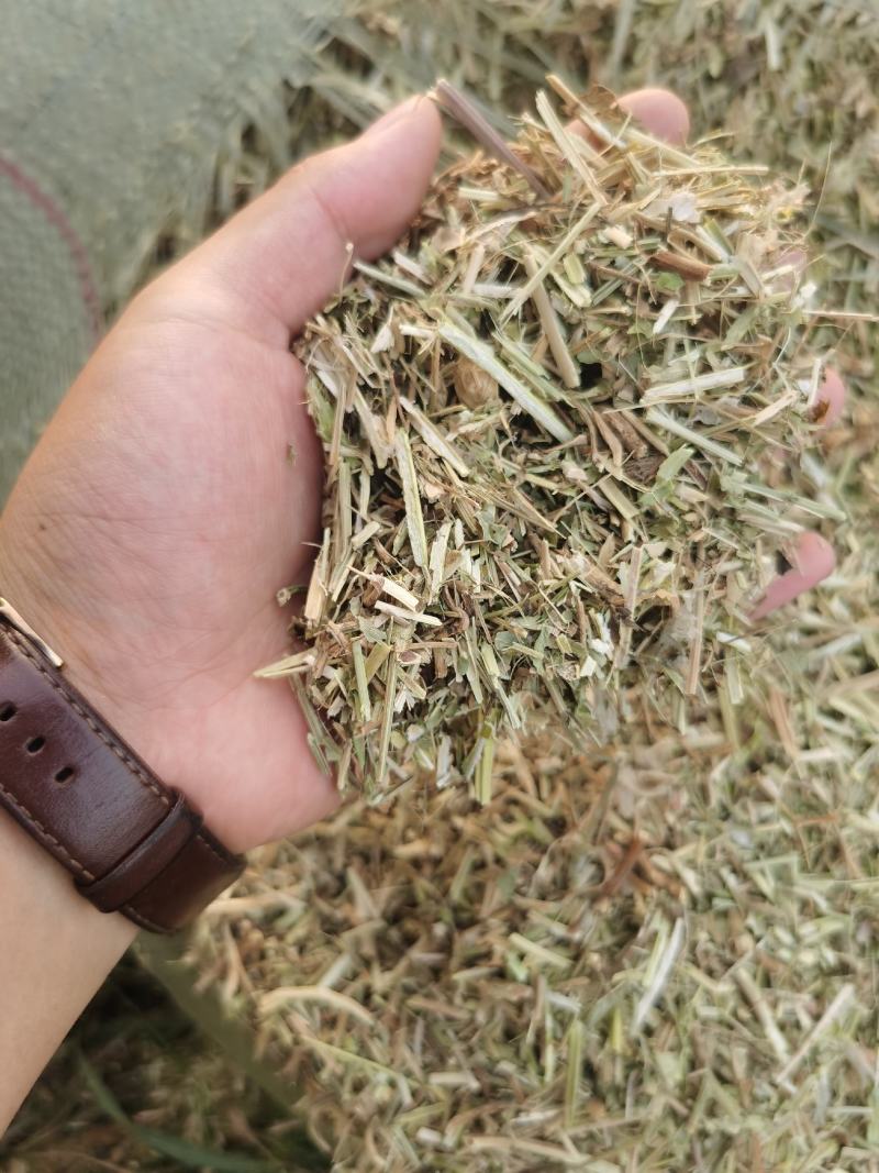 花生秧草料，牛羊草饲料，无土无杂质深加工，花生秸秆草段
