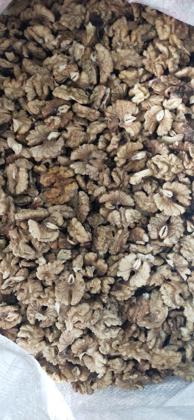 凤庆县各种品质的核桃仁出售