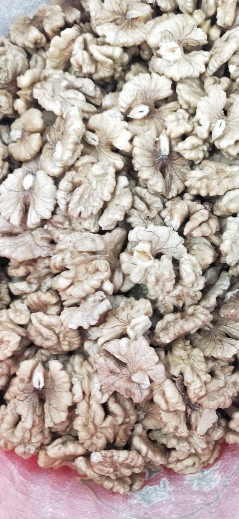 凤庆县各种品质的核桃仁出售