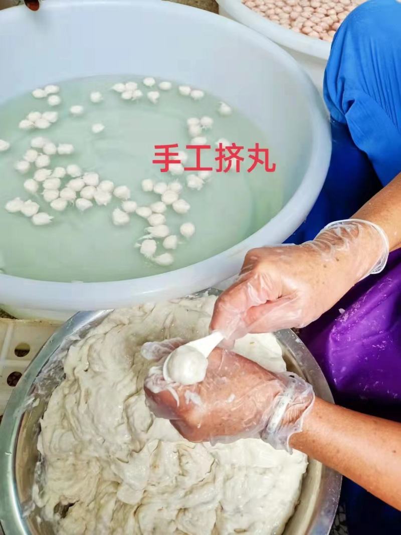 自家手工制作鱼丸，百分之85的鱼肉含量，十八种海鲜丸子