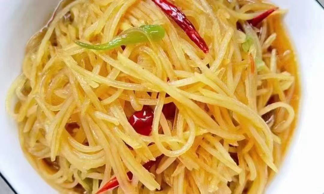 酸辣土豆丝泡椒烹饪过程图