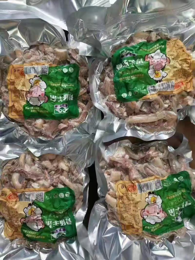 国产羊杂汤，羊杂汤包，食用方便干净卫生。
