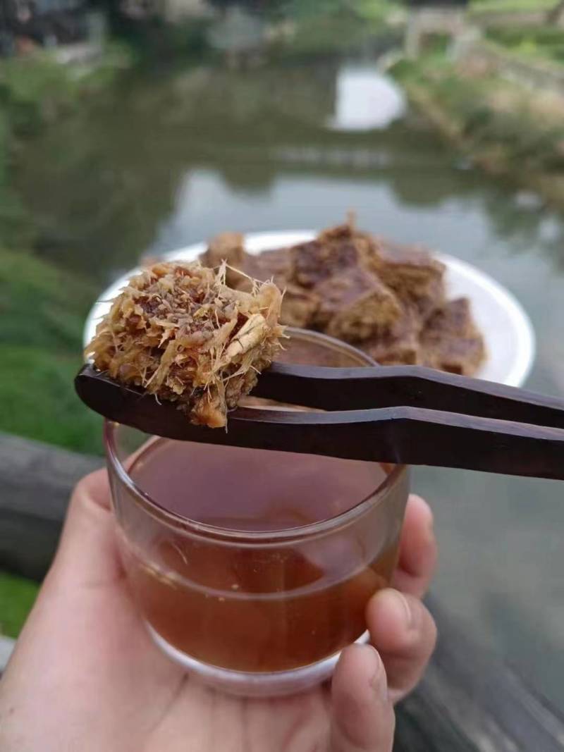 广西大瑶山红姜制作姜糖够香，够辣。红姜糖