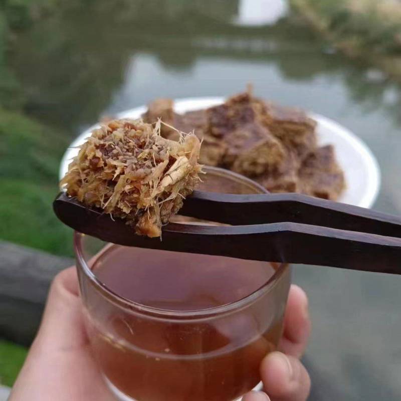 广西大瑶山红姜制作姜糖够香，够辣。红姜糖