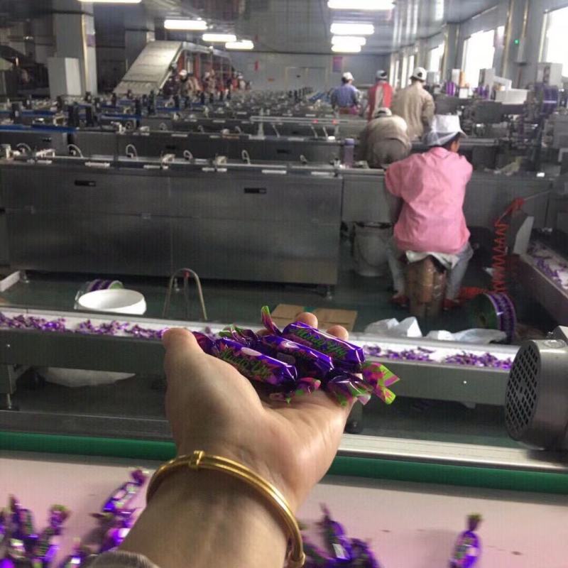 巧克力俄罗斯紫皮糖厂家国产紫皮糖果夹心巧克力糖果零食货源