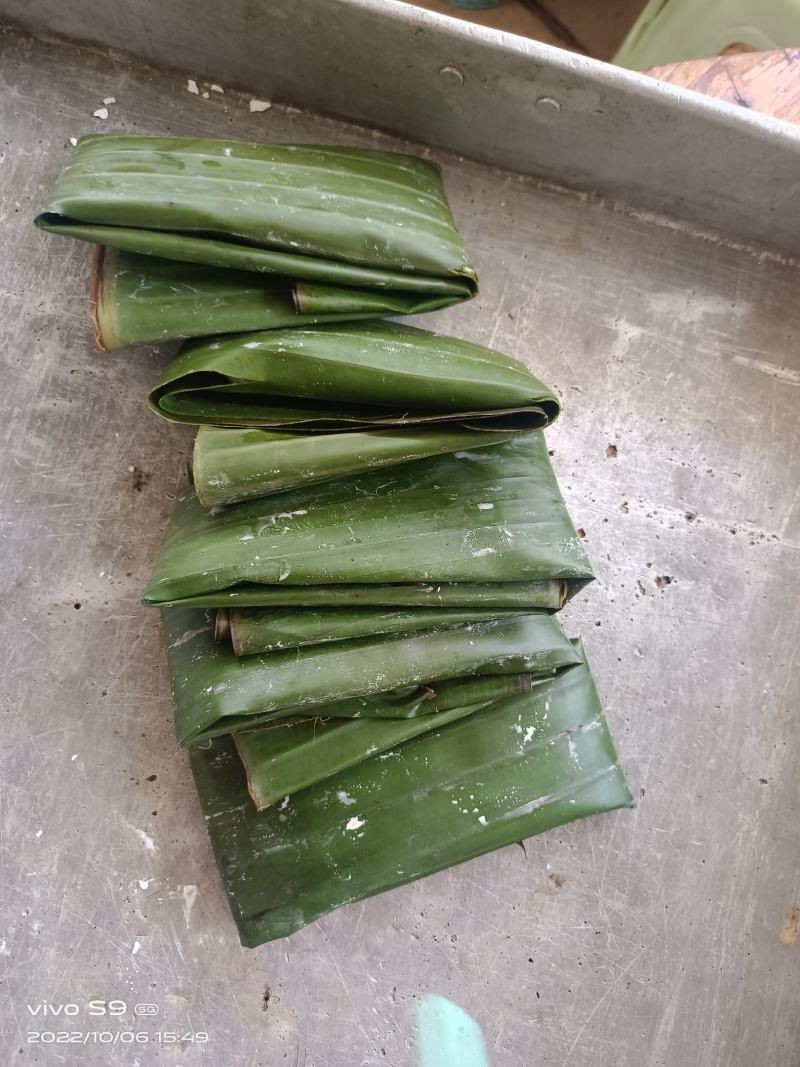 新鲜芭蕉叶香蕉叶傣族包烧摆盘壮族蕉叶糯米糍粑