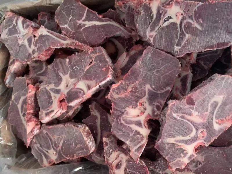 满肉牛脖骨，可切块，可做小包装，货源充足全国发货需要联系