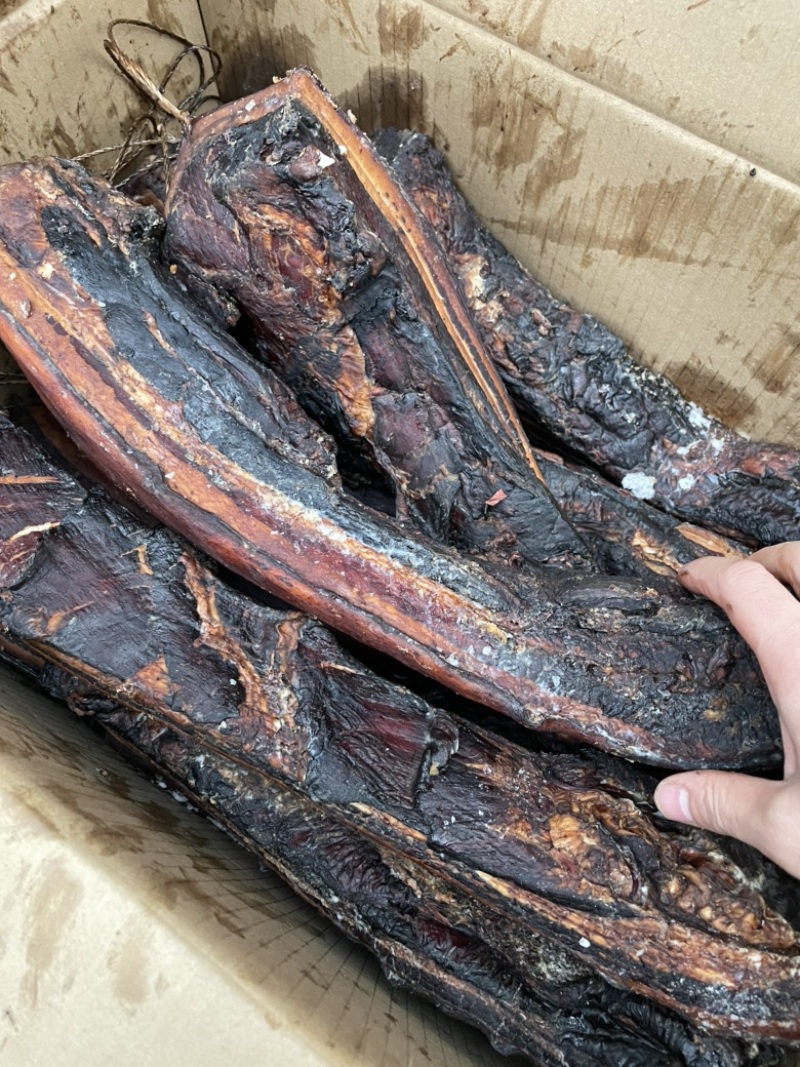 黄五花腊肉三线五花肉黑五花黄腊肉批发
