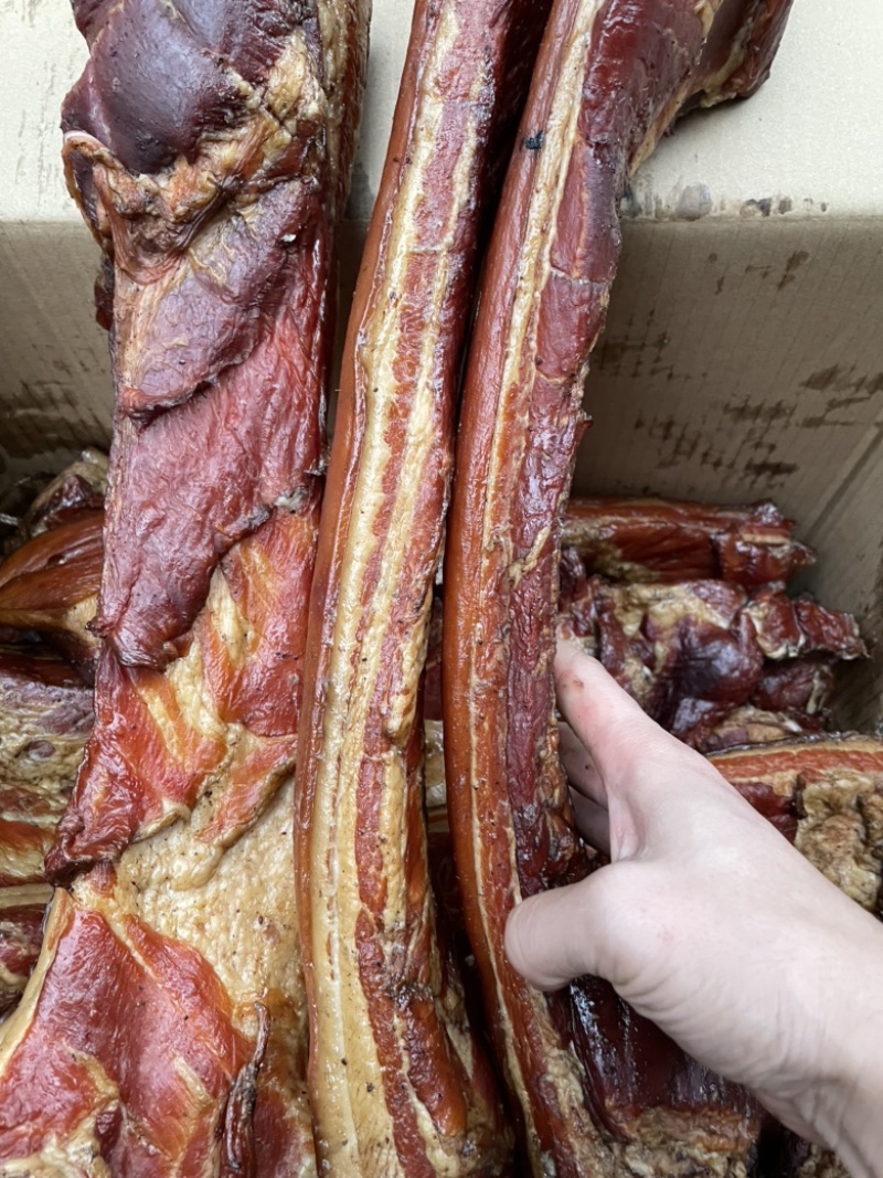 黄五花腊肉三线五花肉黑五花黄腊肉批发