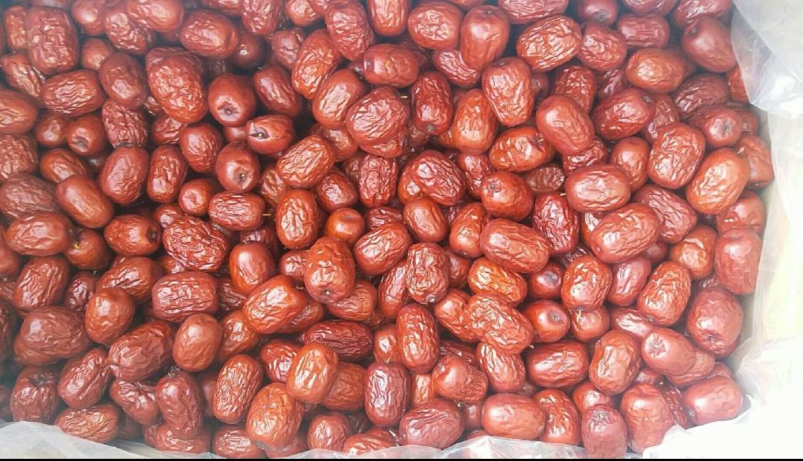 熏枣成品展示,色泽红润,带有淡淡烟熏香气 熏枣成品展示