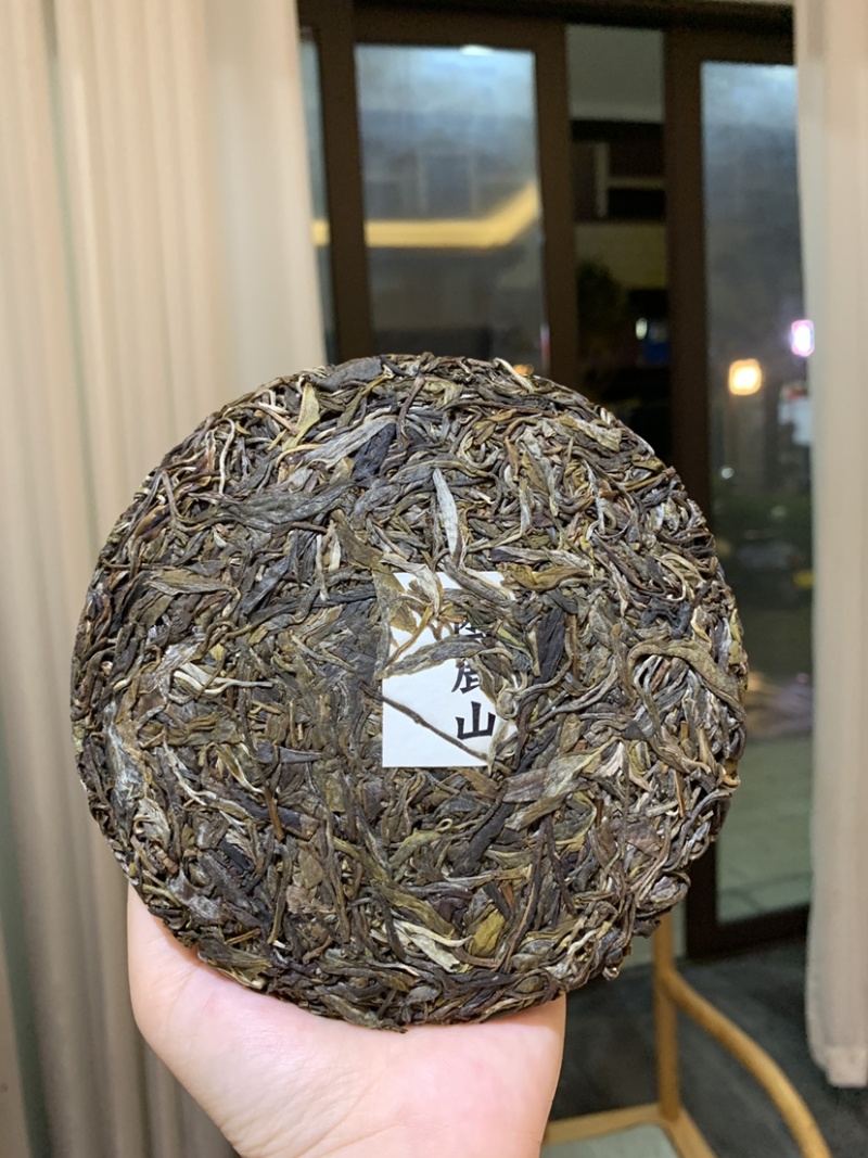 支持定制2022年困鹿山普洱茶生茶饼200克