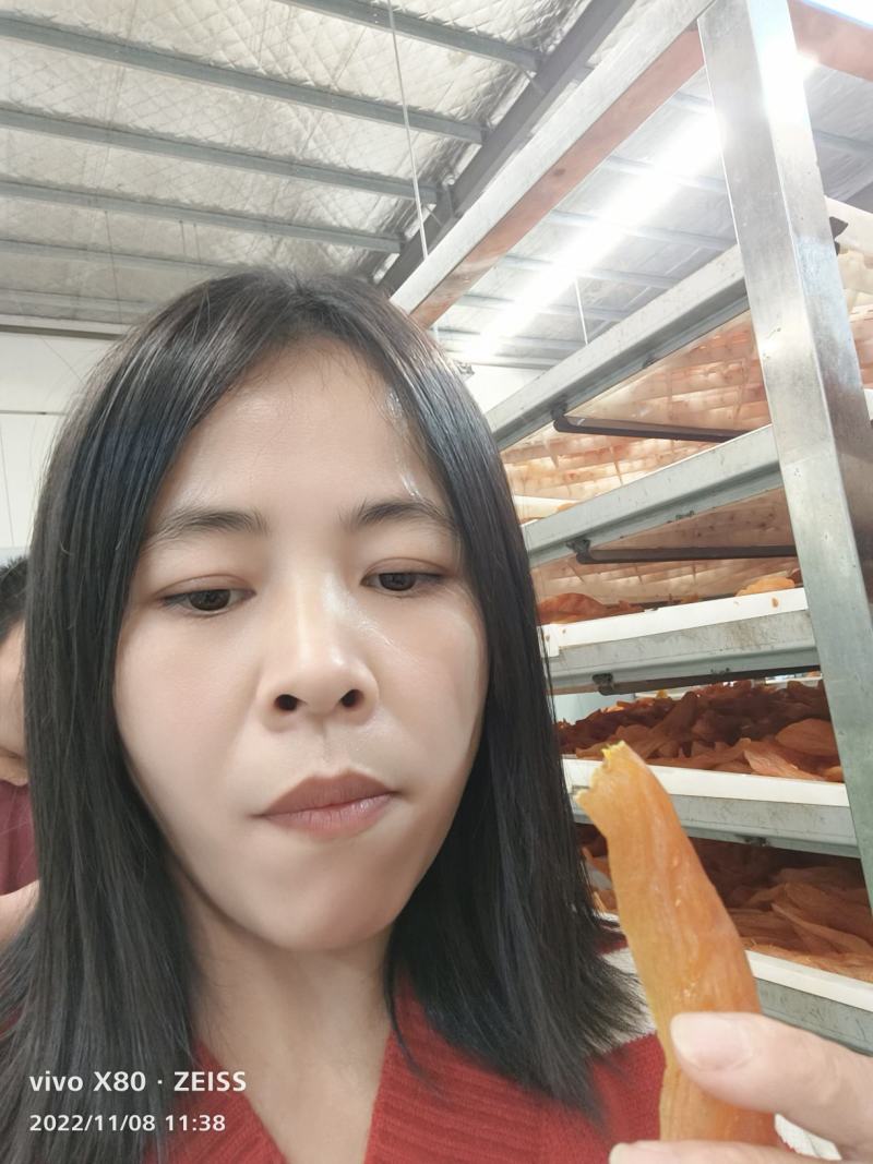 红薯刮片，红薯干。红薯条。红薯薄片。本地红薯干。