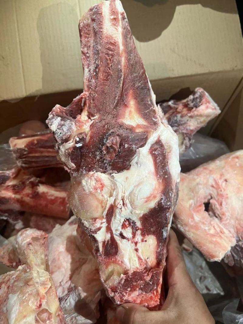 精品牛腿骨，满骨髓，肉含量相当不错，厂家一手货源质量保证