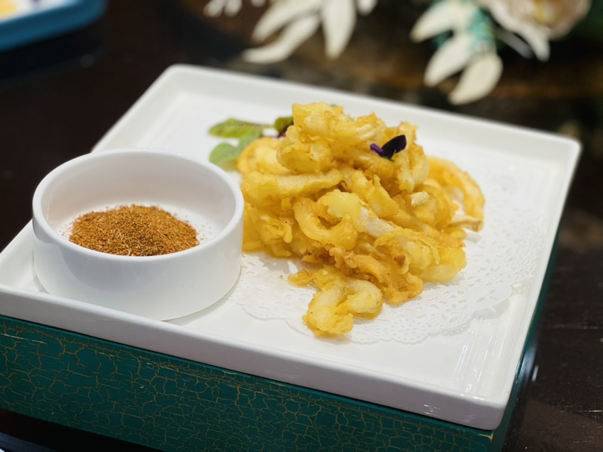 展示麻辣小龙虾在锅中炖煮、收汁的全过程 麻辣小龙虾炖煮过程