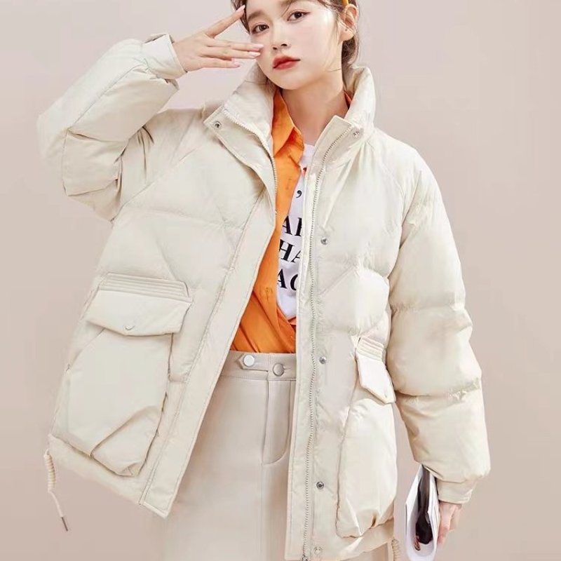 女装杂款在商场收回来的几千都便宜处理了。