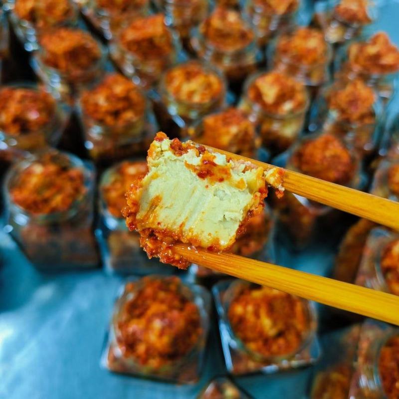 批发兼零农家霉豆腐，口感软糯，下饭神器，两瓶包邮