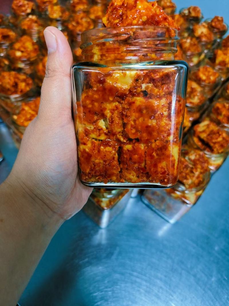 批发兼零农家霉豆腐，口感软糯，下饭神器，两瓶包邮