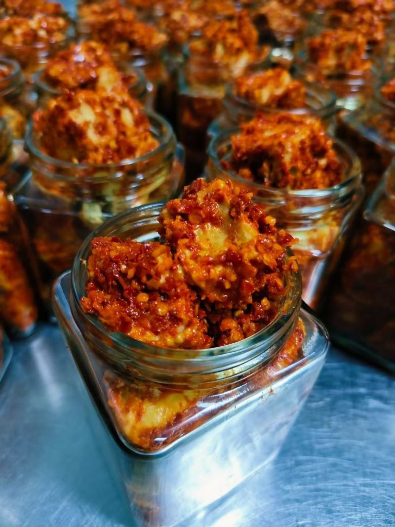 批发兼零农家霉豆腐，口感软糯，下饭神器，两瓶包邮