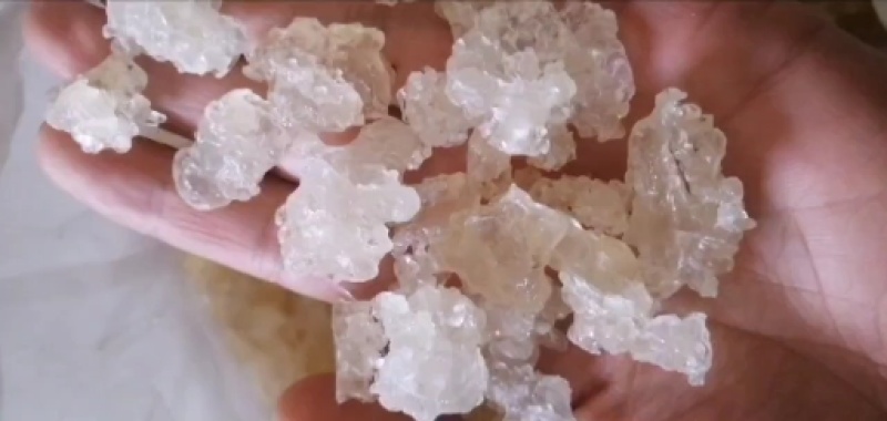 拉丝雪燕拉丝度高颜色纯净干净泡发高