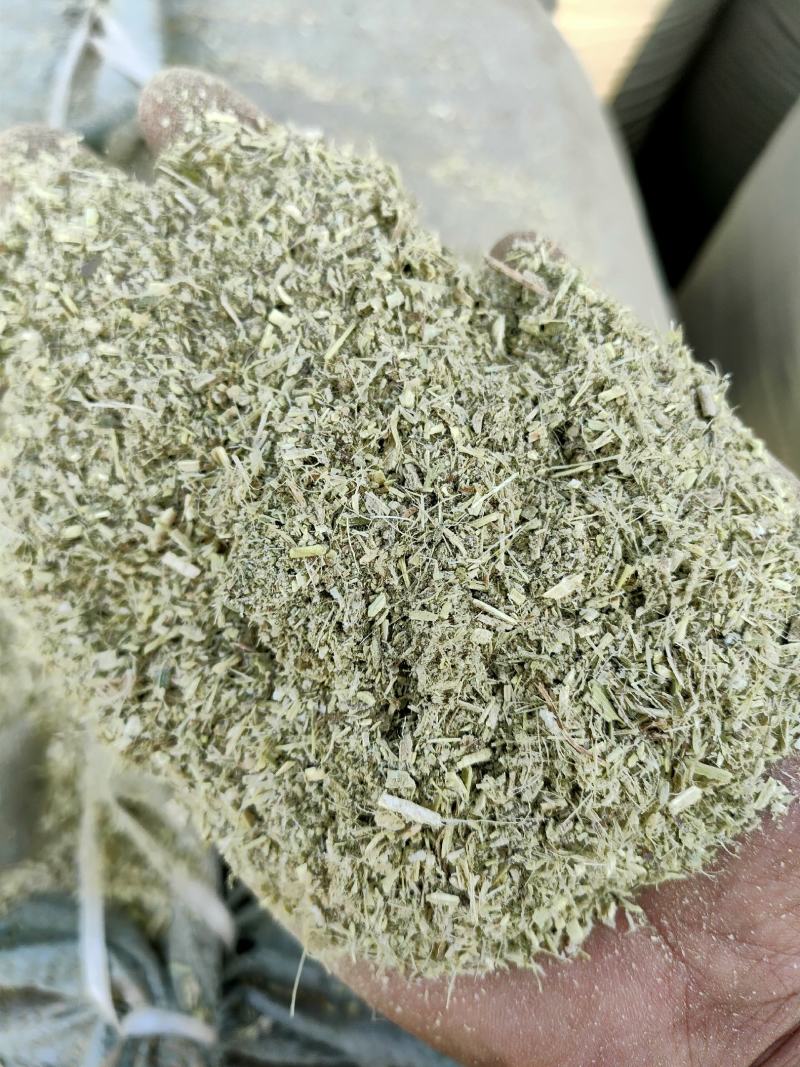 大量批发优质花生秧、青干草料、小麦秸秆、马牛羊草料