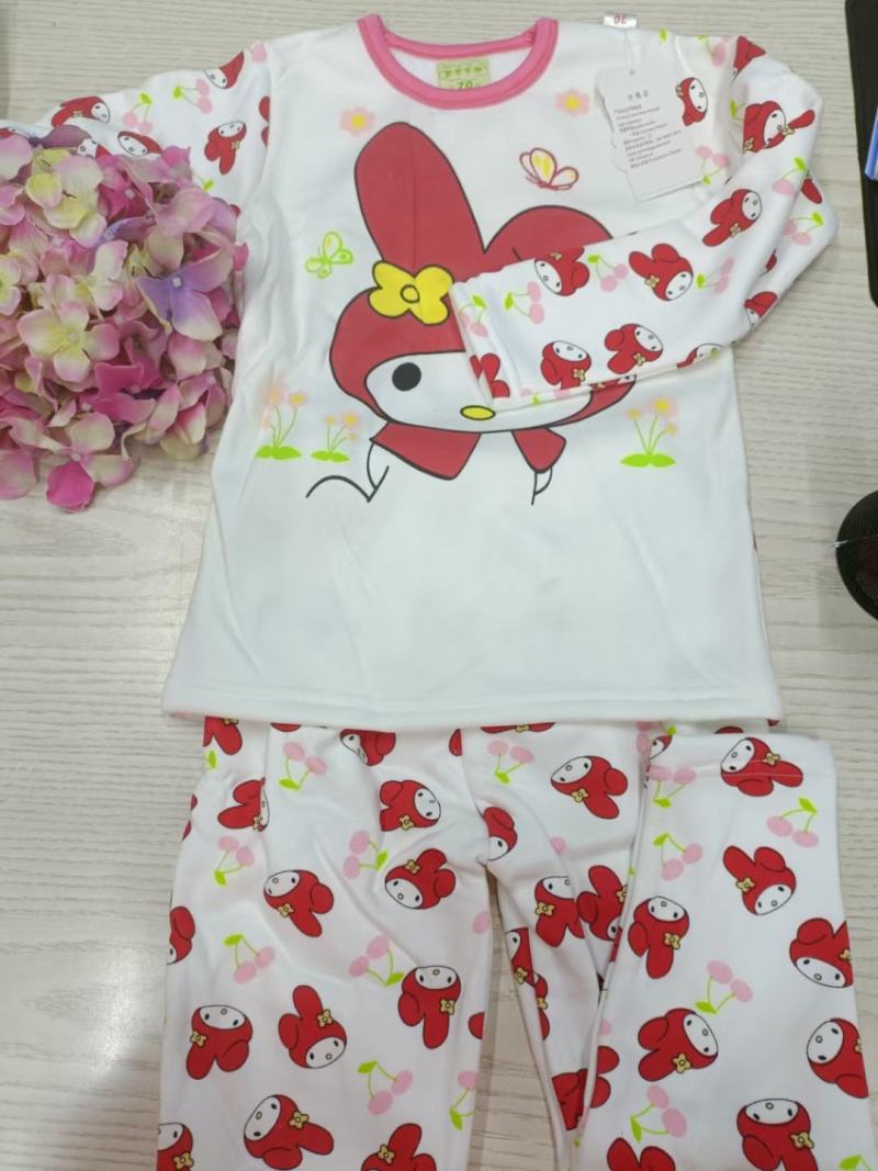 婴童套装。