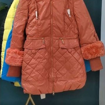中老年羽绒服。