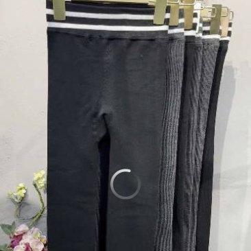 儿童加绒打底裤。