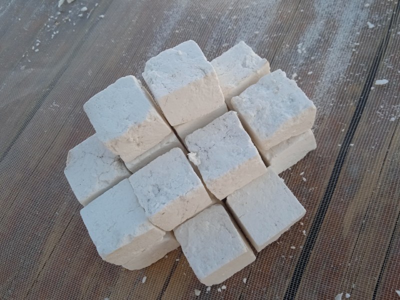 云南高山茯苓机选白茯苓机器切块块形3x3CM大颗散装袋装