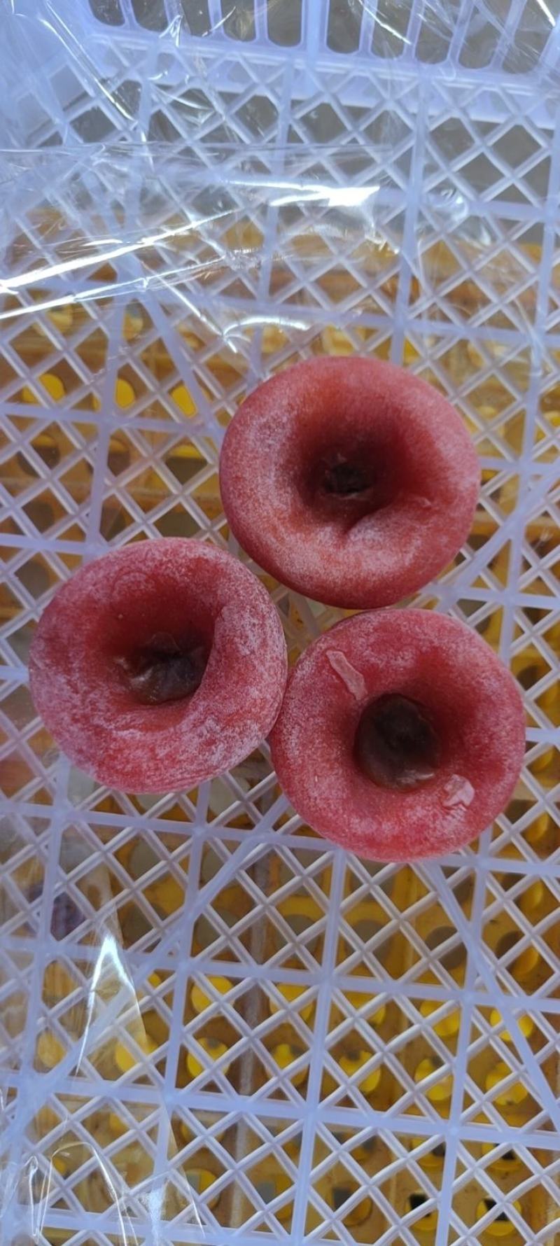 广西流心柿饼，口感软糯香甜，自然晾晒挂霜，保证质量！