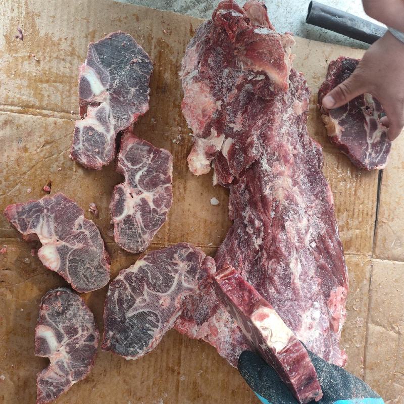 现货谷饲满肉牛脖骨，肉多骨香一手货源质量保证